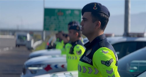 Sakarya İl Jandarma Komutanlığı Jandarmanın Gözü Gibi Çalışan Cayrokopter İle Otoyolda Trafik Denetimi Yaptı. 